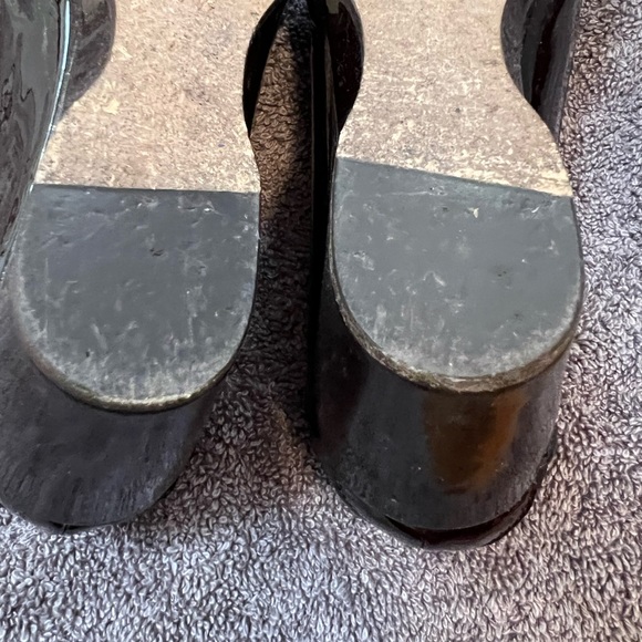 Taryn Rose Heels - Picture 6 of 9